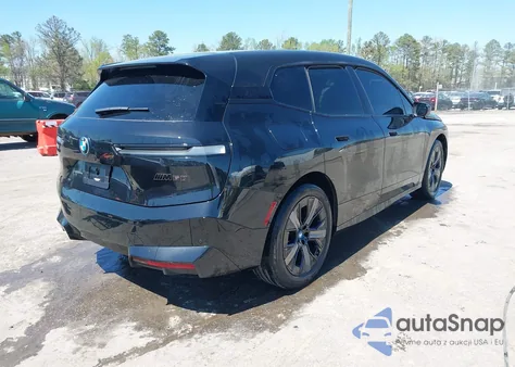 2024 BMW Ix M60 из США, поврежденный, VIN WB533CF06RCN40621